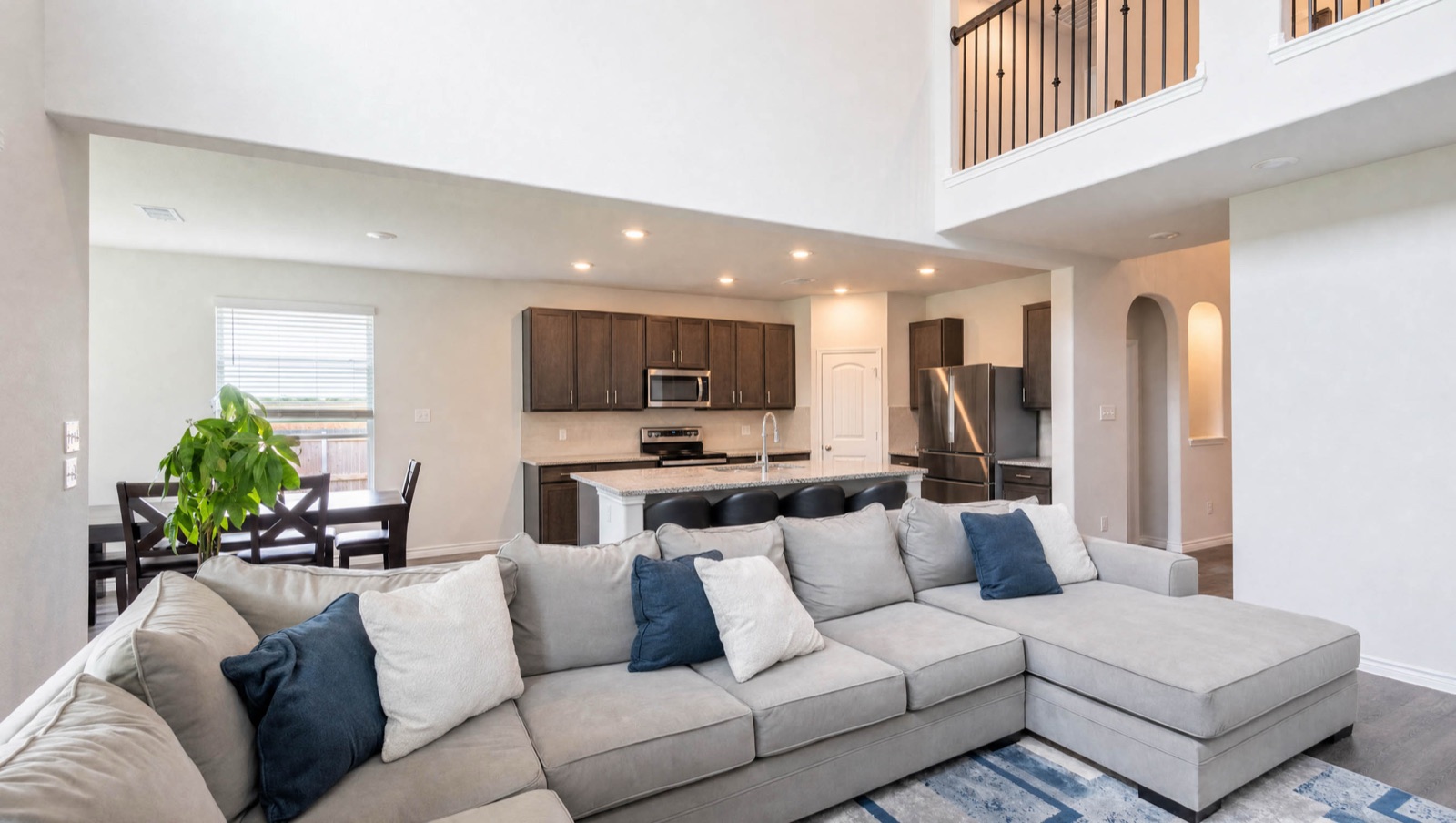 Real Estate Photo 12
