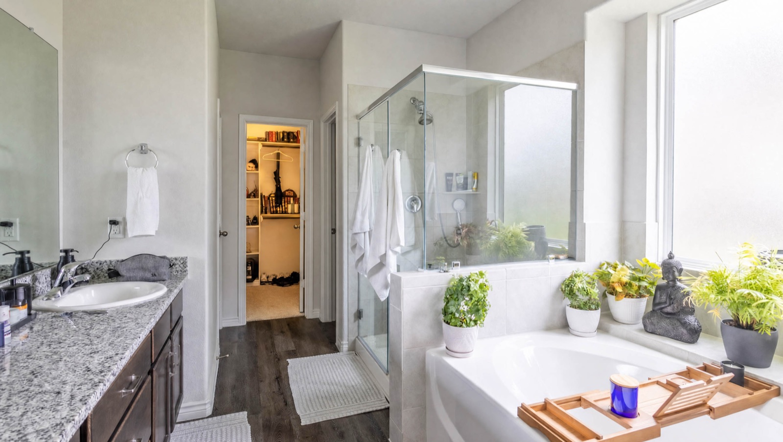 Real Estate Photo 19